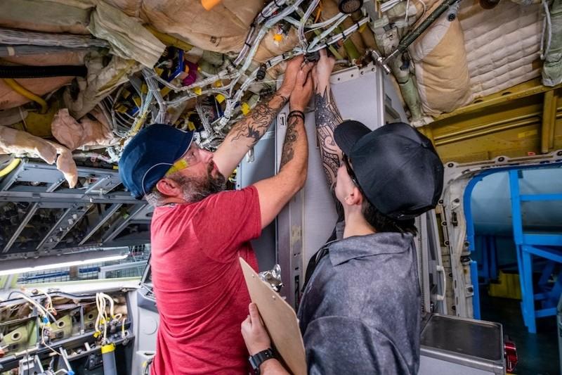 boeing workers being trained